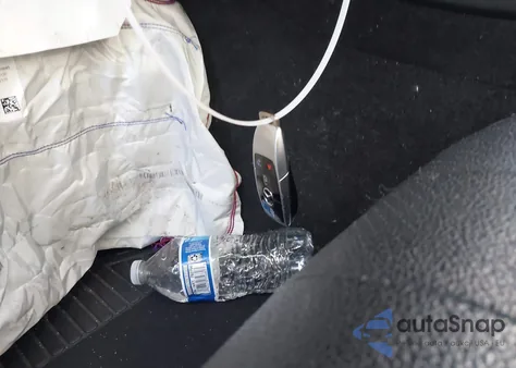 2019 Mercedes-Benz E 300 z USA, uszkodzony, nr VIN WDDZF4JB9KA502148